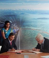 Sri Lanka‘s Permanent Representative to the UN in Geneva Ambassador Ravinatha Aryasinha and the Director General of CERN, Mr. Rolf-Dieter Heurer,  signed an “Expression of Interest’ (EOI) Agreement to begin cooperation between CERN and the scientific community in Sri Lanka, on Thursday, 25 June 2015 at the CERN Headquarters in Geneva. Dr. Rüdiger Voss, Head of International Relations CERN, Mrs. Samantha Jayasuriya, Deputy Permanent Representative and Ms. Dilini Gunasekera, Second Secretary of the Sri Lanka Permanent Mission, were associated in the ceremony.